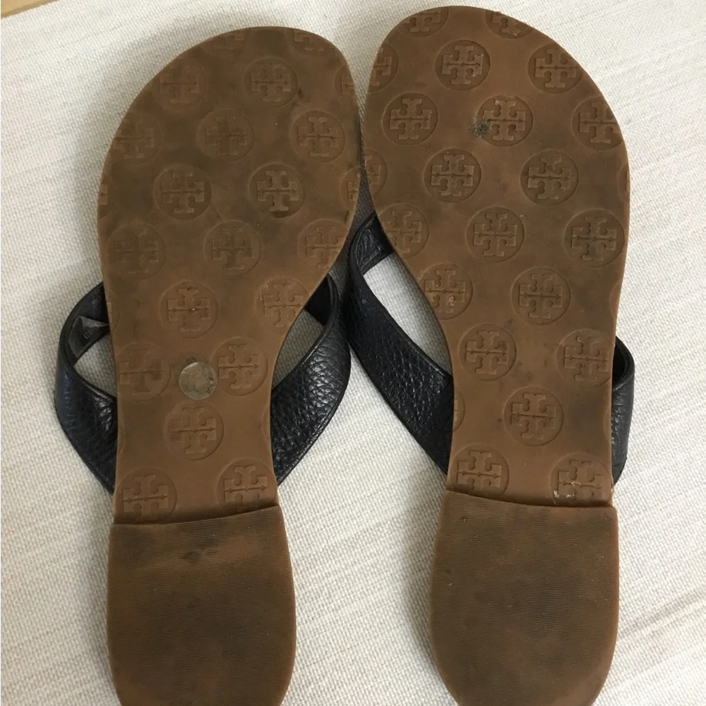 Tory Burch Thora Black Leather Logo Thong Sandals with Brown Sz.7